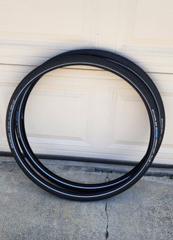 Schwalbe Marathon Plus 700 x 35c Bike Tires - Great Condition