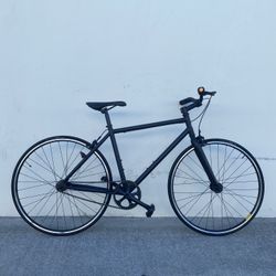 FIXIE BIKE/ SIZES TIRES 700” /SIZE FRAME MEDIUM 