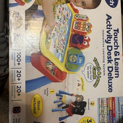 Kids touch & learn activity desk