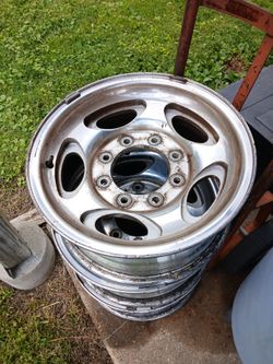8 luggage f250  16" rims (3)