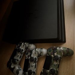PS4 Pro w/ New Thermal Paste, 4 Controllers (2 Brand New) and New Power supply and  games.