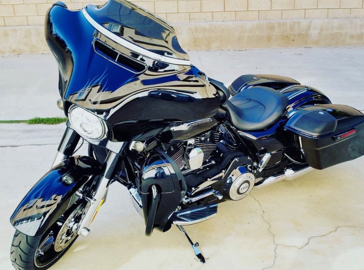 2016 Harley Davidson FLHXSE CVO 110