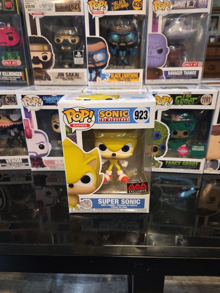 Funko Pop Sonic the Hedgehog - Super Sonic AAA Anime Exclusive # 923 + PROTECTOR
