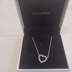 BRAND NEW PANDORA HEART NECKLACE......😁😊😍