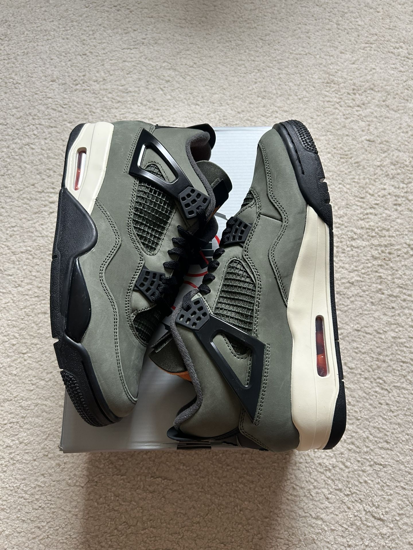 Jordan 4 Retro Undefeated Size 10 DS (Brand New) - No Trades!