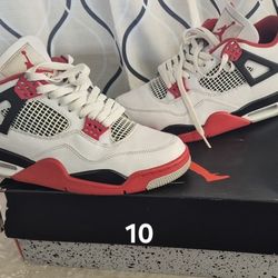Air Jordan 4 Retro