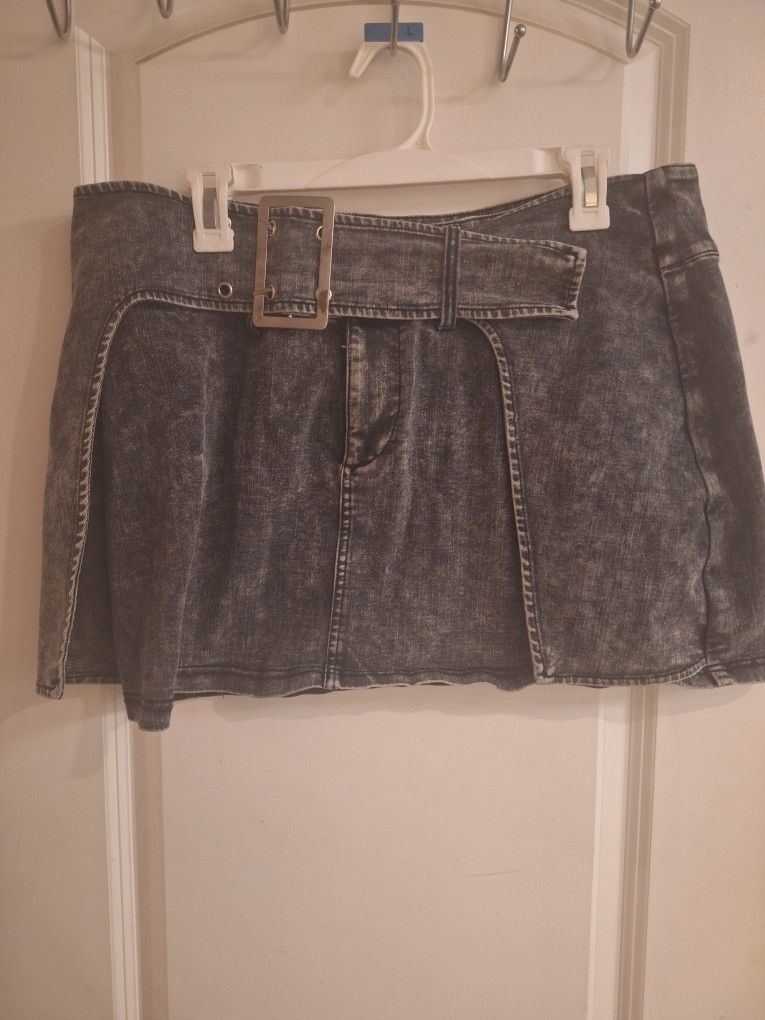 Social Collision Skirt