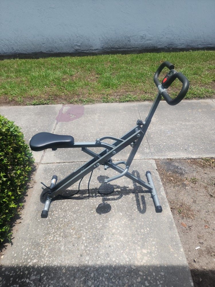 Sunny Row-N-Ride Plus Assisted Squat Machine