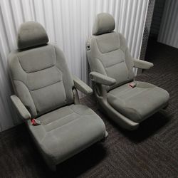 Bucket Ceats Chevy Have Tracks On Them