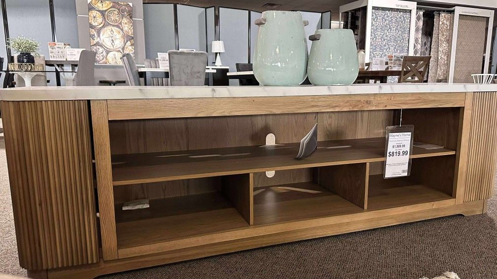 OM• $38 Initial • Brand New/Camdil//Tv Stand/