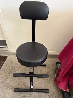 On-Stage DT8500 Throne with Backrest guitar chair
