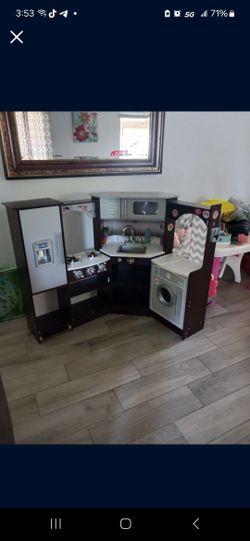 Kids Play Kitchen