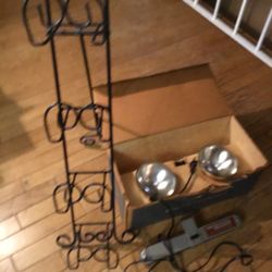 A Nice Floor Stand  For All Types  Of Things Including  Pictures, And Two Big Lights Bulls With  Their Connection 