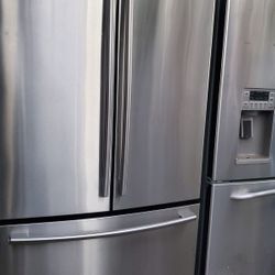 LG FRENCH DOOR STAINLESS STEEL EVERYTHING WORKS PERFECTLY WITH ICE MAKER 
