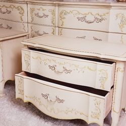 Gorgeous Drexel 3pc Dresser, Venetian Collection