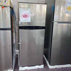 Refrigerator For Efficiency New And 1 Year Warranty 