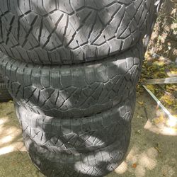 265/65/17 NittoVery Good Condition