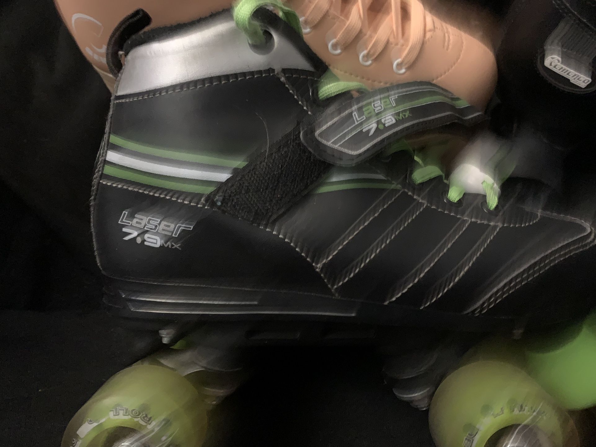 Roller skates - Size 5 brand new and knee pads