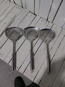 Cuchara grande para limpiar arenero de gato $5 cada una tengo 3
