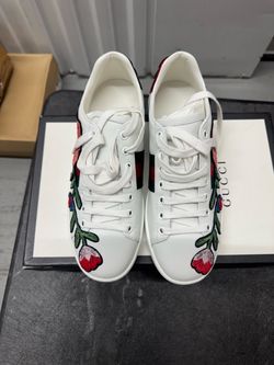 Gucci Ace Floral Embroidered Sneakers