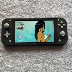 NINTENDO SWITCH LITE + 100 POPULAR SWITCH GAMES
