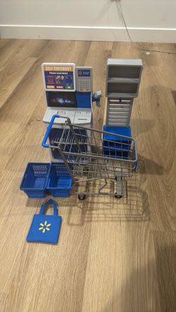 Walmart toy place set groceries included  check out counter that makes accessible sounds when turning on uses double AA batteries Walmart toy place se