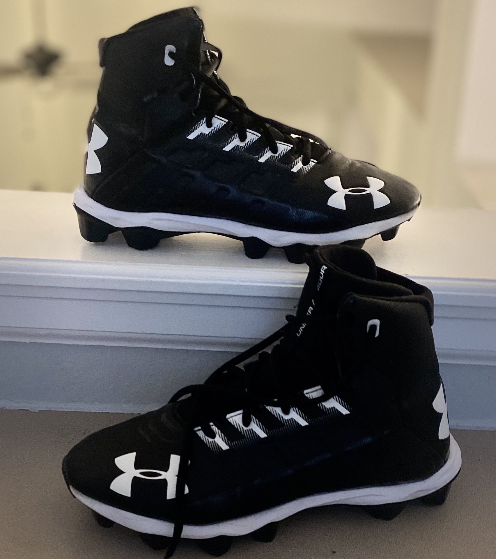 Under Armour Football Cleats - Youth 6