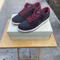 Nike SB Dunk Low Riot Skate 