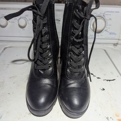 Black Leather Woman Boots 