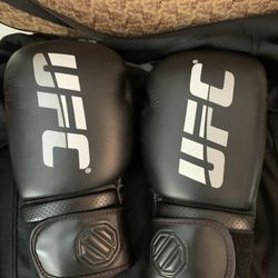 UFC PRO HEAVY BAG GLOVES 12oz