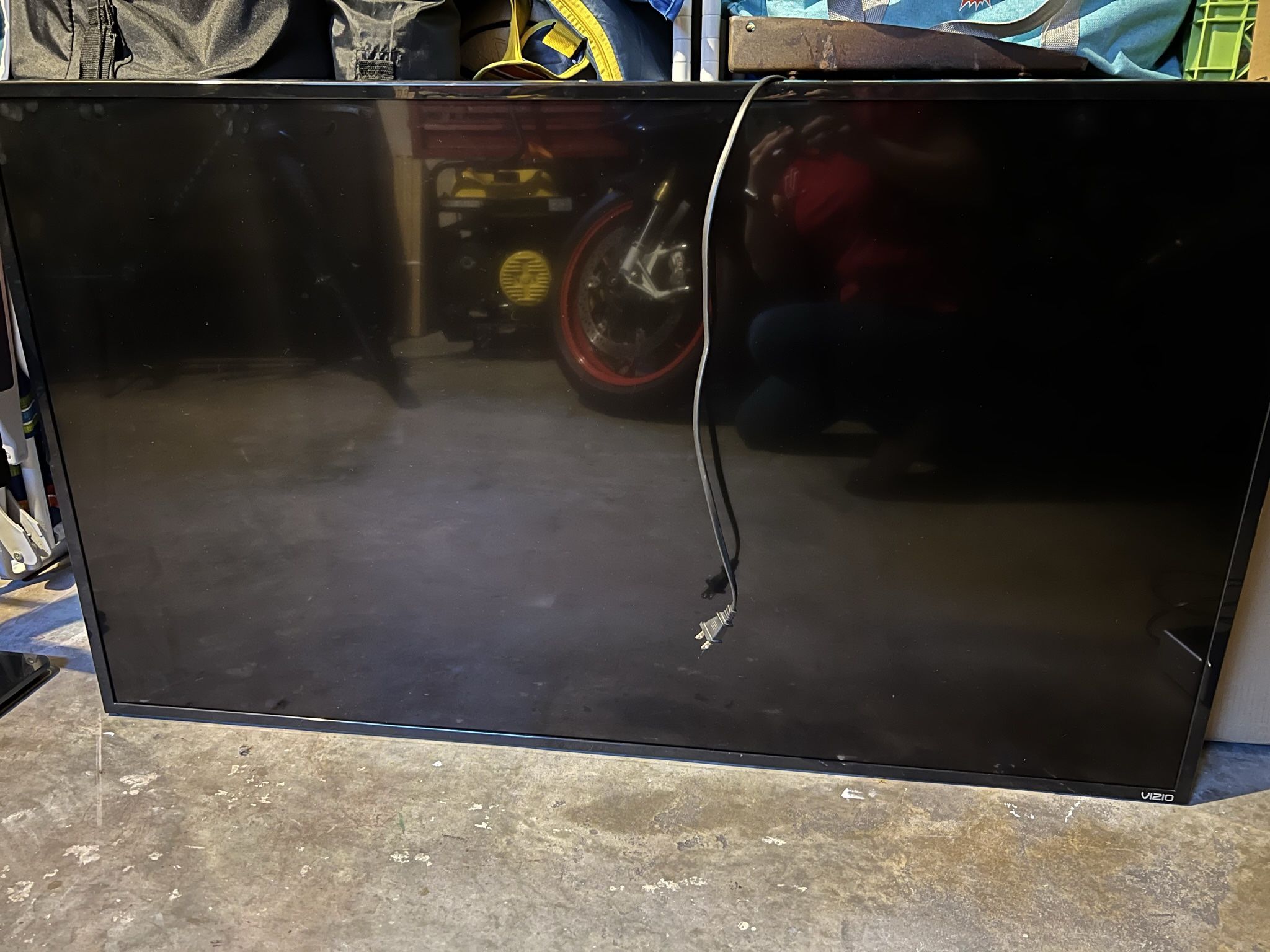 52” Vizio Smart HDTV With Swivel Stand