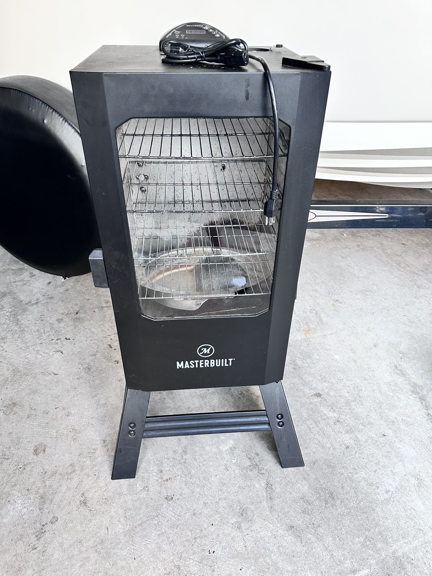 Masterbuilt Electric Smoker for Sale in Seattle, WA - OfferUp