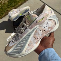 AE 2 Hellstar Desert Camo Size 10.5