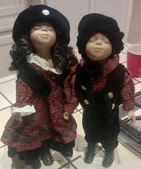 Twin Dolls Rose Collection
