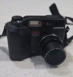 Olympus Camedia C-3040 Zoom 3.3MP CCD Black Digital Camera Tested Working