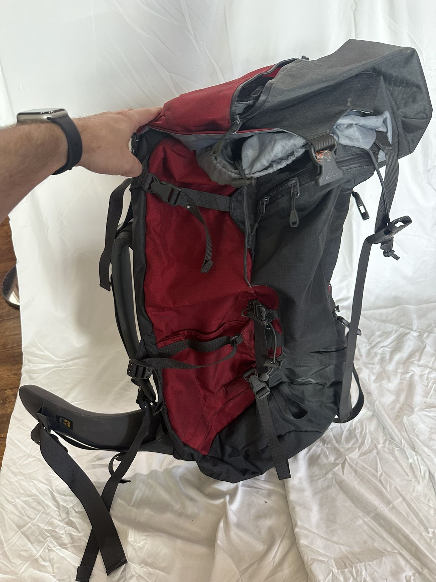 Kathmandu Backpacking Backpack - Durable & Comfortable for Outdoor Adventures