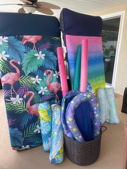 Pool toys & beach essentials