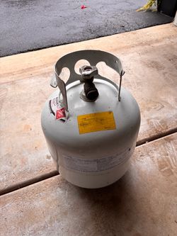 Full propane gas tank