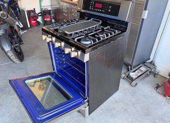 LG Stainless Steel Gas Range with Griddle