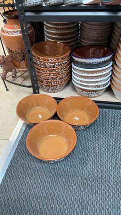💥💥Talavera large pozolero bowl $20….( 8.5”3.5”)💥💥