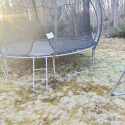 Trampoline 12’