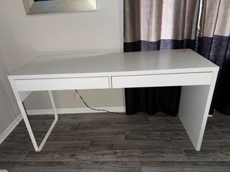 White office desk with drawers