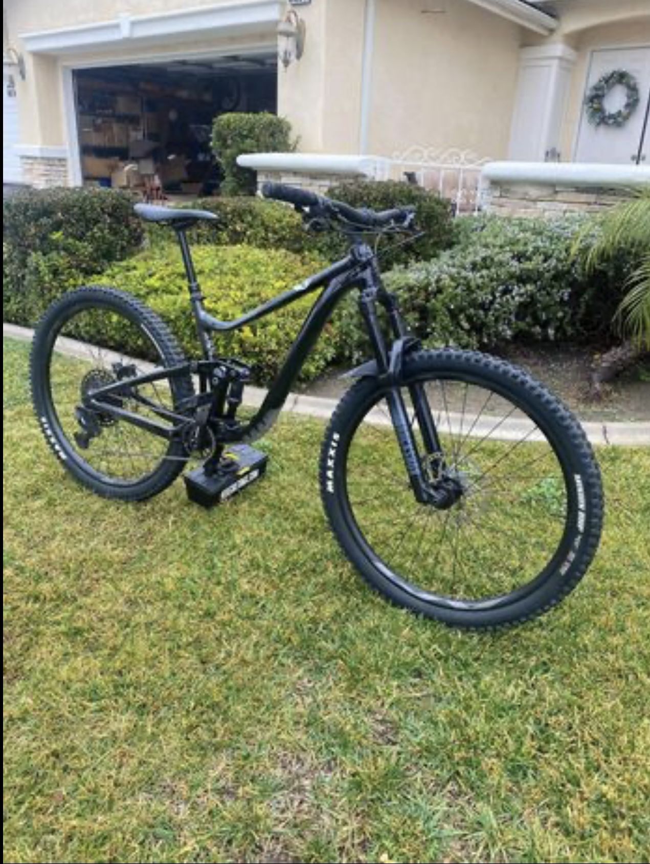 2021 Giant Trance X3 29 Mountain Bike