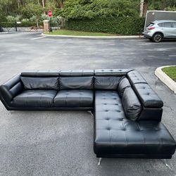 Couch/Sofa Sectional - Black - Leather - Delivery Available 🚚