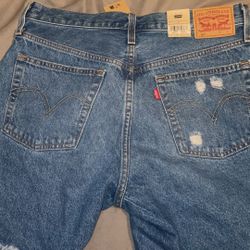 Levi’s Mid Thigh Shorts 