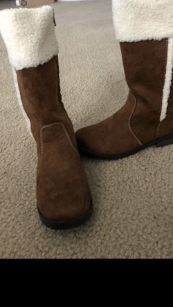 Little girl brown boots size 1