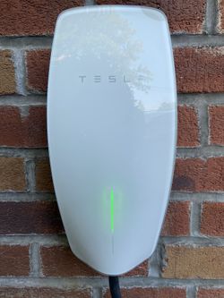 Tesla Wall Connector 