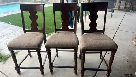 3 Bar Stools
