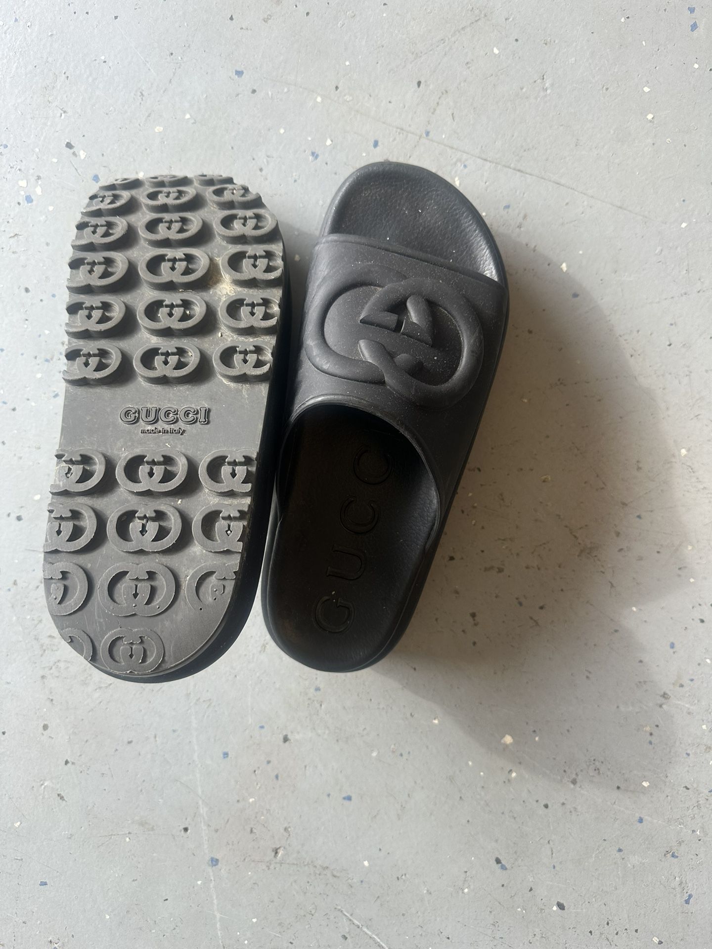 Gucci Interlocking G Slides 'Black'