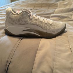 Jordan Zion 3. Size 9